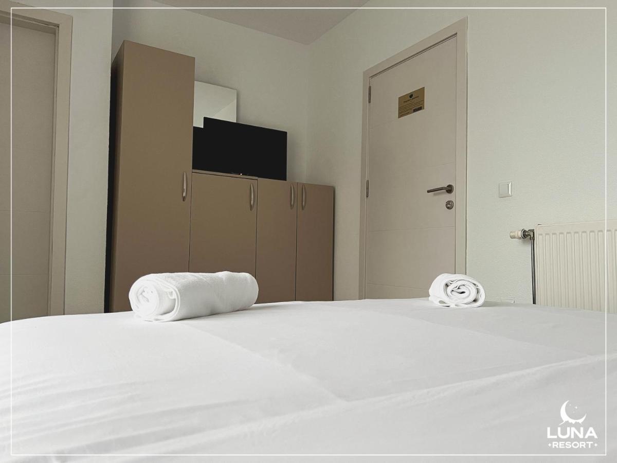 Luna Resort Peje Bagian luar foto