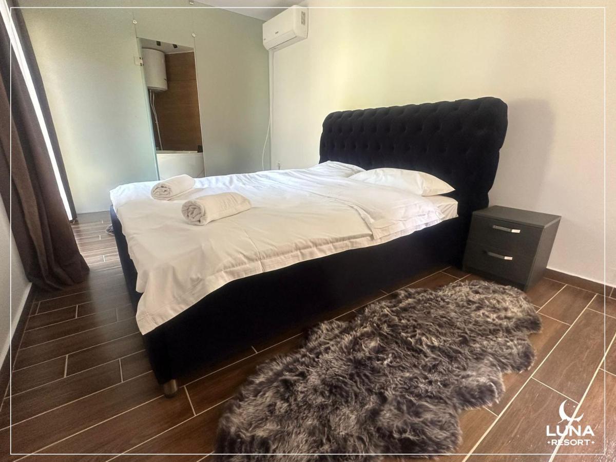 Luna Resort Peje Bagian luar foto