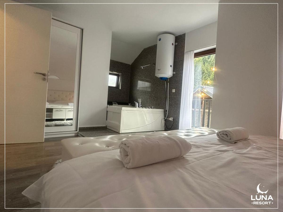 Luna Resort Peje Bagian luar foto
