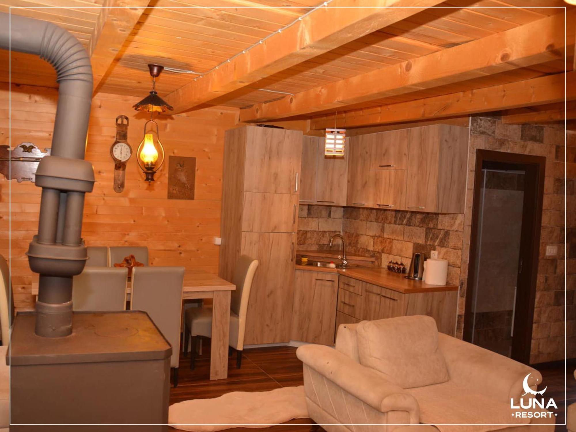 Luna Resort Peje Bagian luar foto