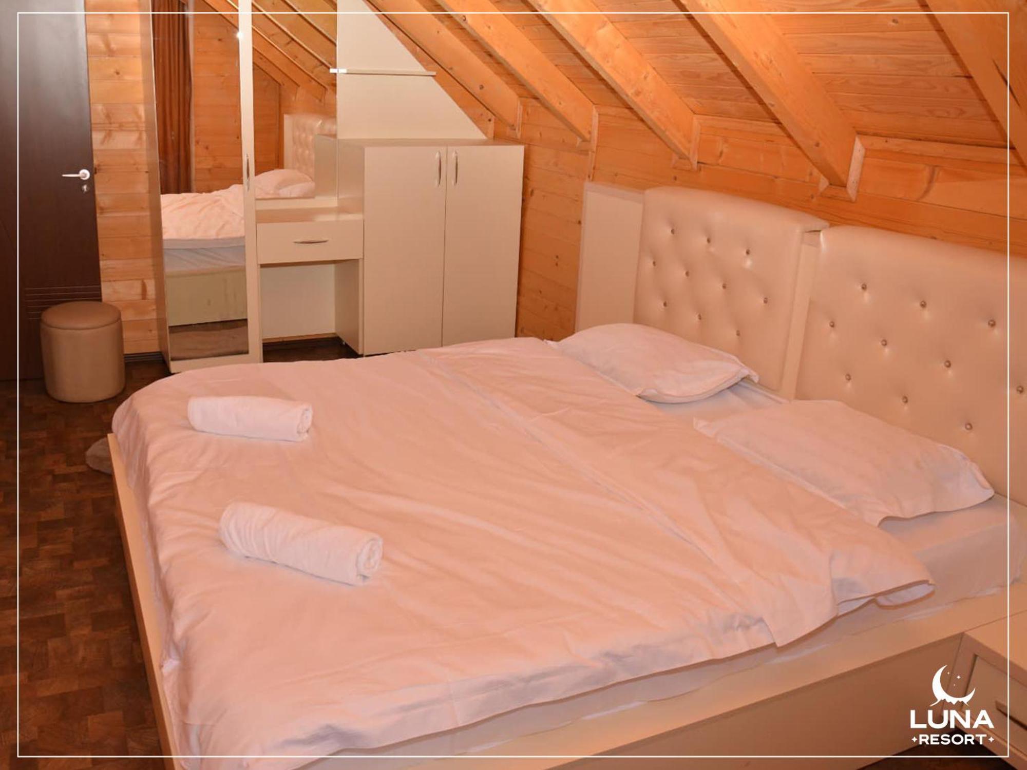 Luna Resort Peje Bagian luar foto