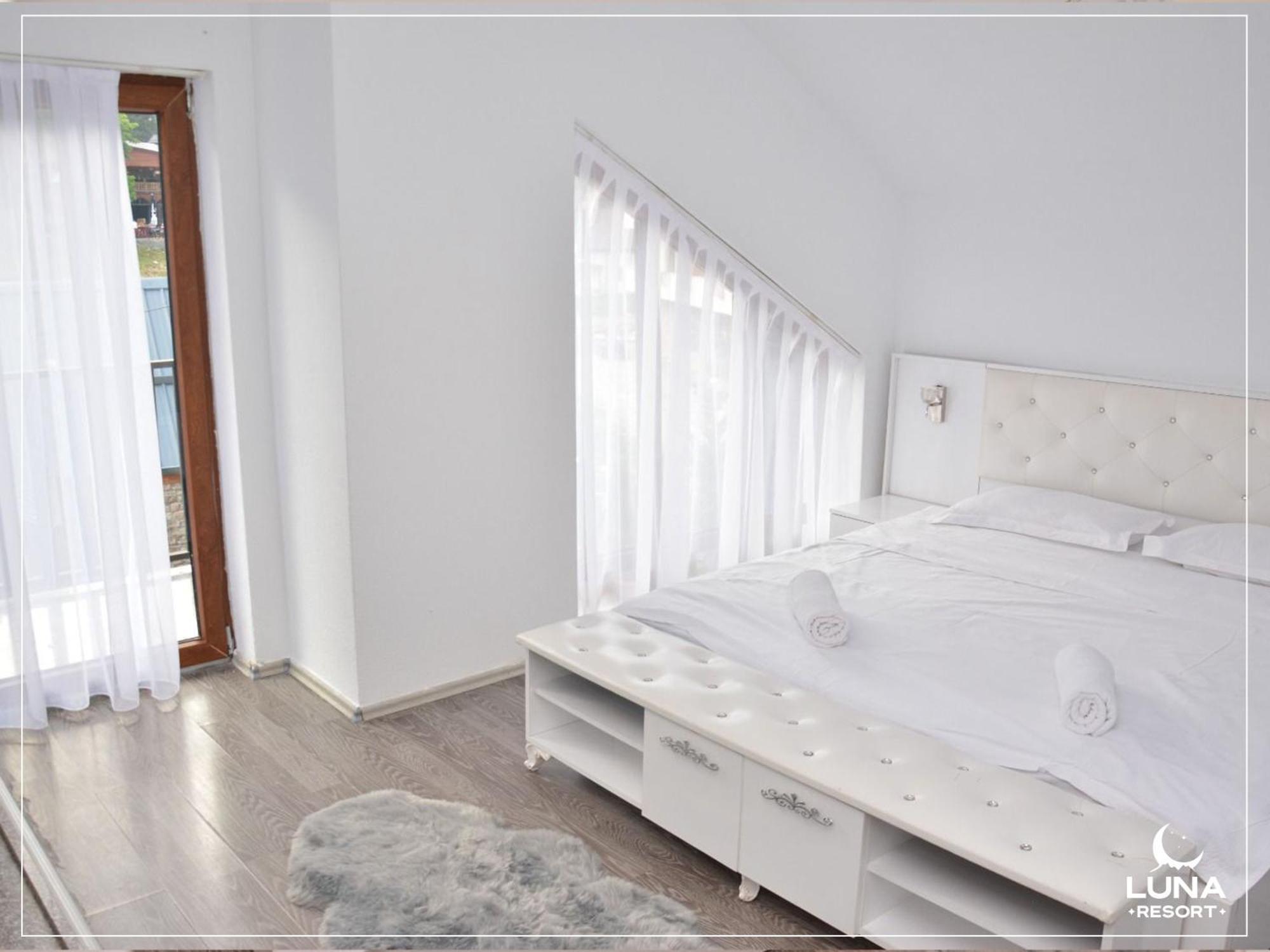 Luna Resort Peje Bagian luar foto